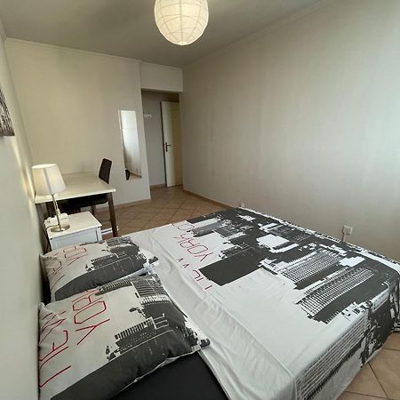 Chambre Privee En Colocation Dans Un Appartement Vaulx En Velin Centre Eksteriør bilde