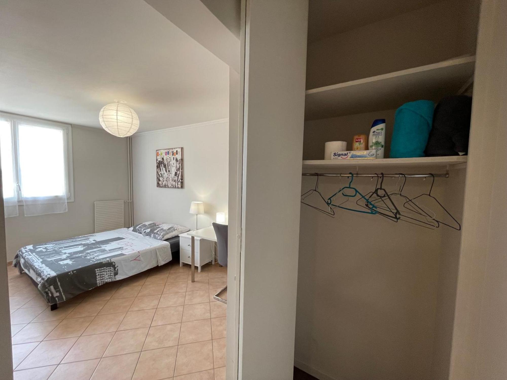 Chambre Privee En Colocation Dans Un Appartement Vaulx En Velin Centre Eksteriør bilde