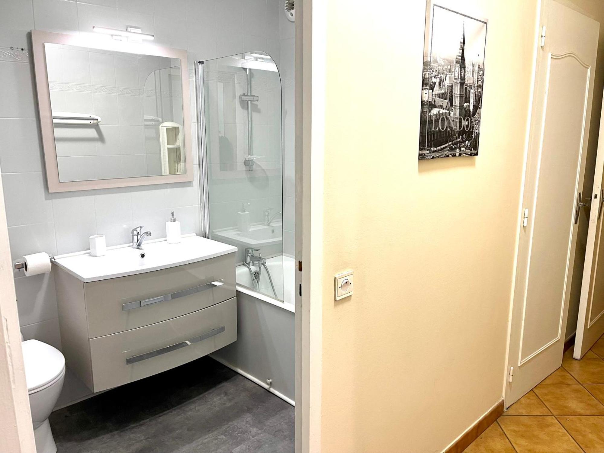 Chambre Privee En Colocation Dans Un Appartement Vaulx En Velin Centre Eksteriør bilde